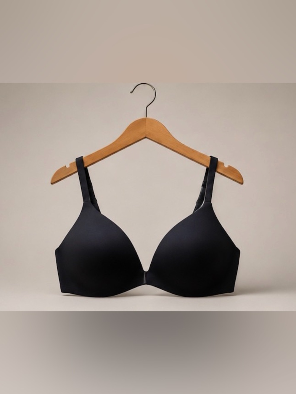 New! Skims WIRELESS FORM
SUPER PUSH-UP BRA black